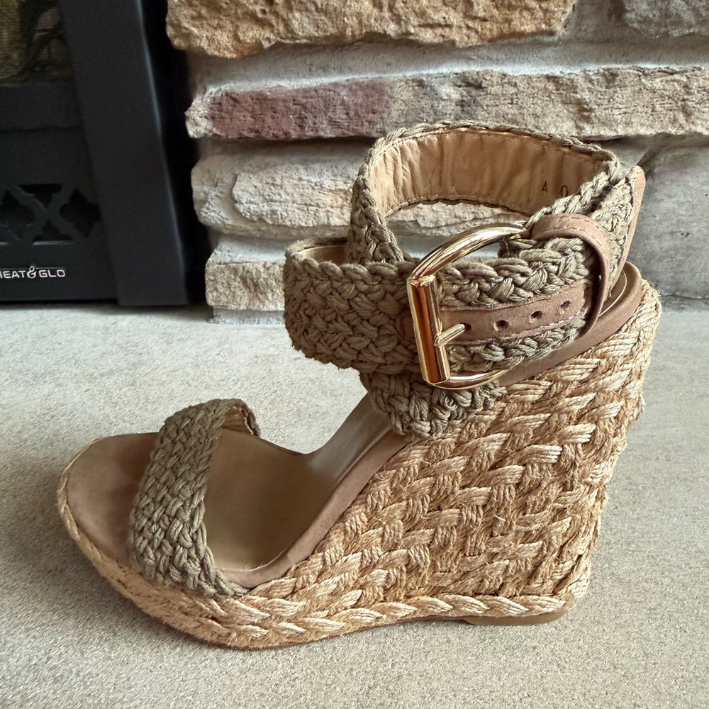 Stuart Weitzman “Alex” crochet Espadrille sandals - Picture 3 of 9